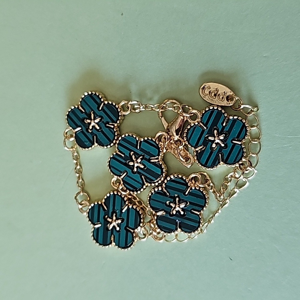 Plum Blossom Five Leaf Flower Fritillaria Double-Sided Adjustable Bracel… - Picture 7 of 8